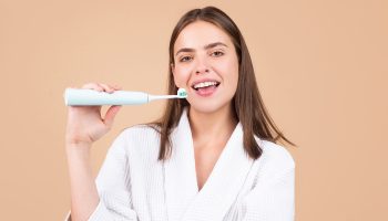 How to Practice Good Mouth Hygiene Outdoors?